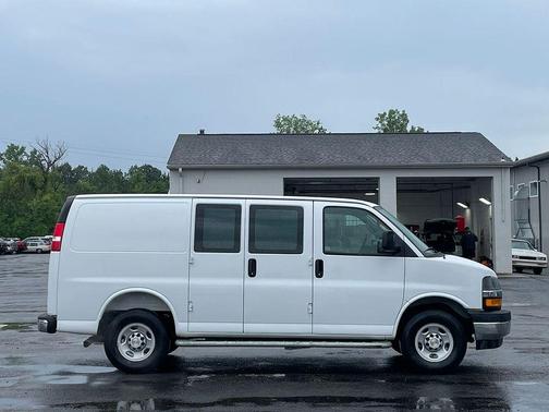 Summit White 2025 Chevrolet Express 2500 Work Van