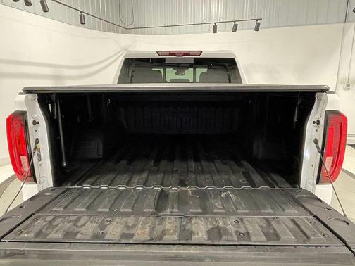 Summit White 2023 GMC Sierra 1500 AT4