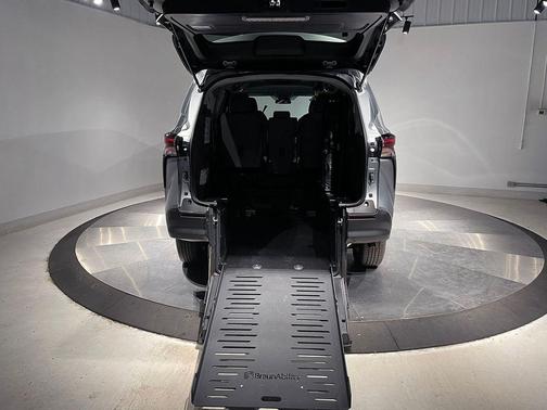 Celestial Silver Metallic 2024 Toyota Sienna LE