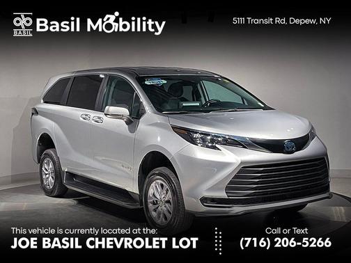 Celestial Silver Metallic 2024 Toyota Sienna LE