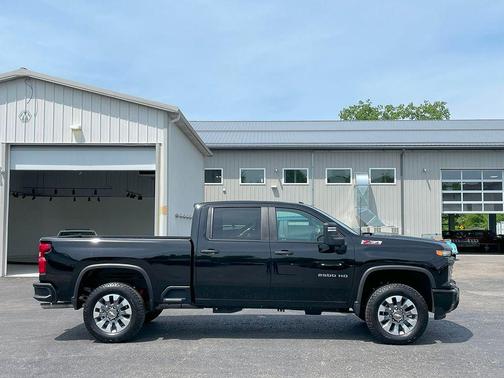 2025 Chevrolet Silverado 2500 Custom