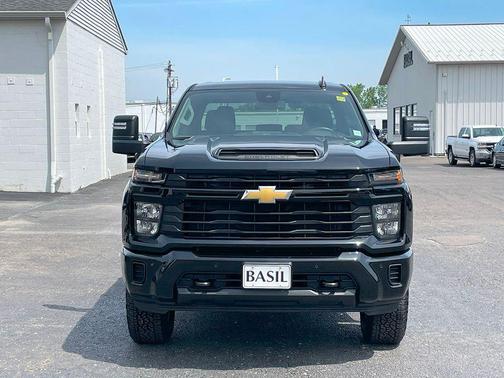 2025 Chevrolet Silverado 2500 Custom