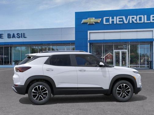 Summit White 2026 Chevrolet Trailblazer LT