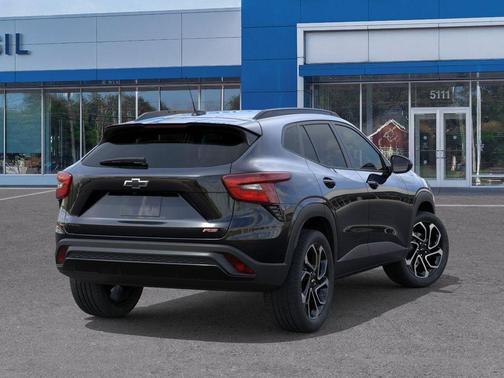 Mosaic Black Metallic 2026 Chevrolet Trax 2RS
