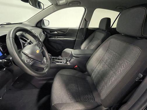 Mosaic Black Metallic 2024 Chevrolet Equinox LT