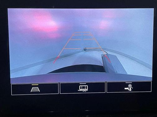 Sterling Gray Metallic 2023 Chevrolet Traverse LT Leather