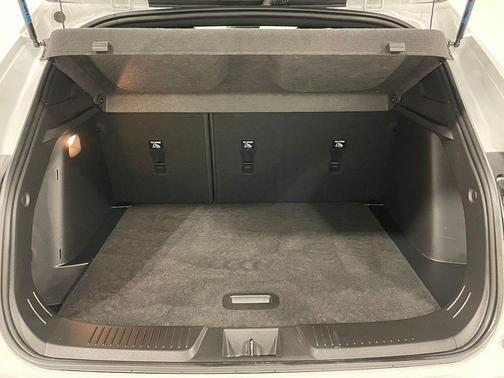 Summit White 2024 Chevrolet Trax 2RS