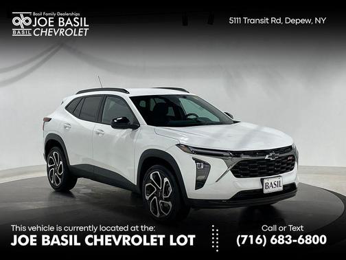 Summit White 2024 Chevrolet Trax 2RS