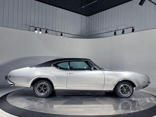1969 Oldsmobile Cutlass Supreme