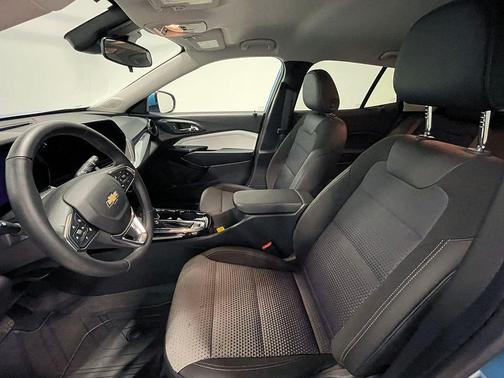 Marina Blue 2025 Chevrolet Trax LT