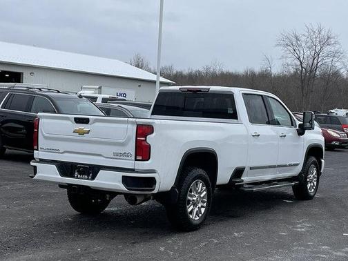 Summit White 2026 Chevrolet Silverado 3500 High Country