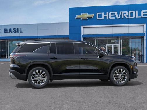 Mosaic Black Metallic 2026 Chevrolet Traverse LT