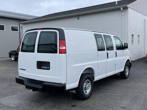 Summit White 2026 Chevrolet Express 2500 Work Van