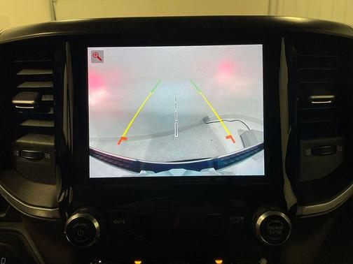 Bright White Clearcoat 2022 RAM 1500 Big Horn