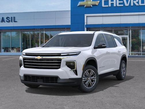 Summit White 2026 Chevrolet Traverse LT