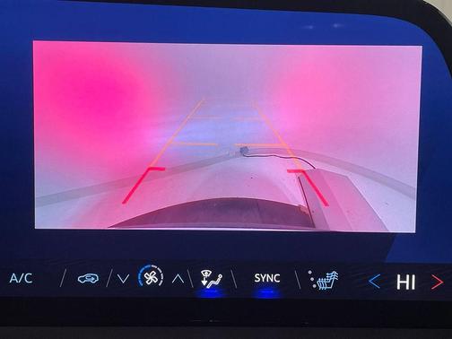 Summit White 2025 Chevrolet Traverse LT