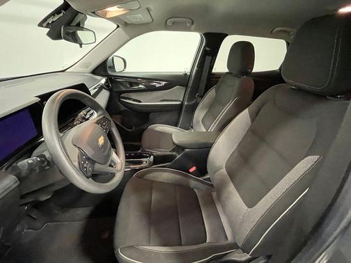 Sterling Gray Metallic 2024 Chevrolet Trailblazer LT