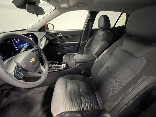 Cayenne Orange Metallic 2024 Chevrolet Trax LT