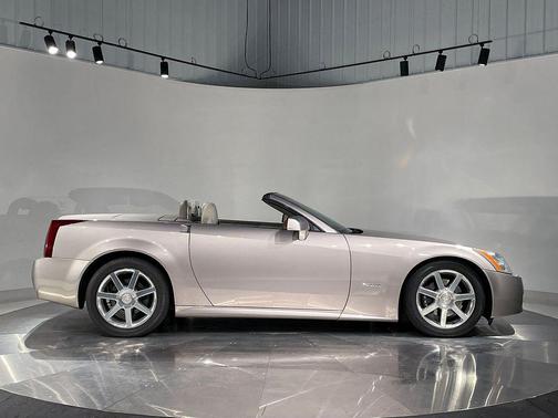 2004 Cadillac XLR Base