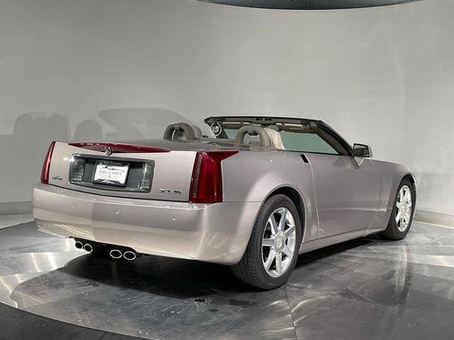 2004 Cadillac XLR Base