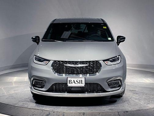 Ceramic Gray Clearcoat 2024 Chrysler Pacifica Touring