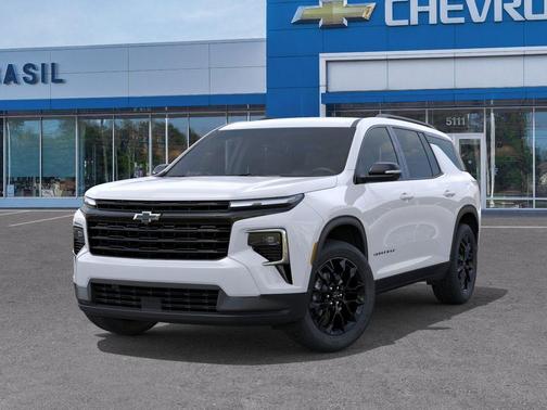 Summit White 2026 Chevrolet Traverse LT