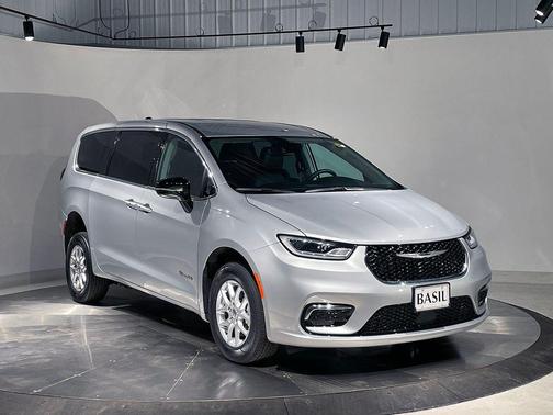 2024 Chrysler Pacifica Touring-L