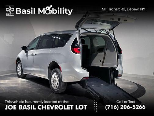 2024 Chrysler Pacifica Touring-L