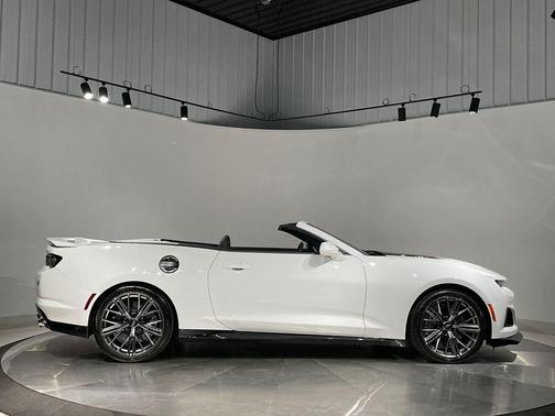 Summit White 2023 Chevrolet Camaro ZL1