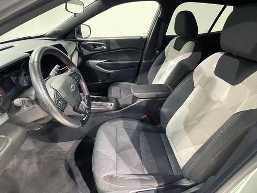 Green 2024 Chevrolet Trax 1RS