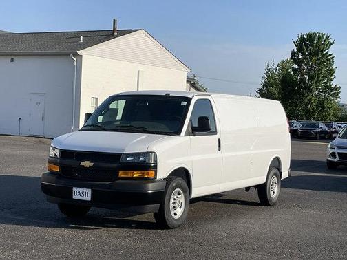 Summit White 2026 Chevrolet Express 3500 Work Van