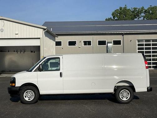 Summit White 2026 Chevrolet Express 3500 Work Van