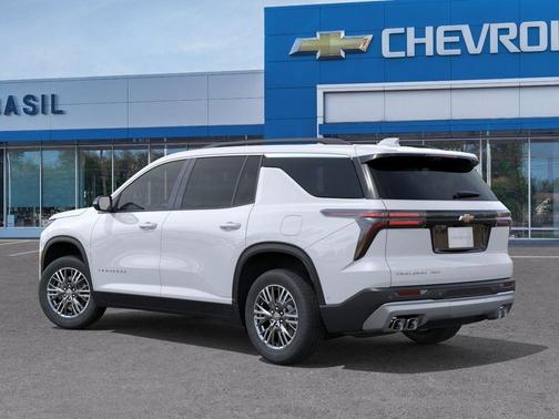 Summit White 2026 Chevrolet Traverse LT