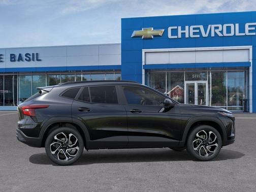 Mosaic Black Metallic 2026 Chevrolet Trax 2RS