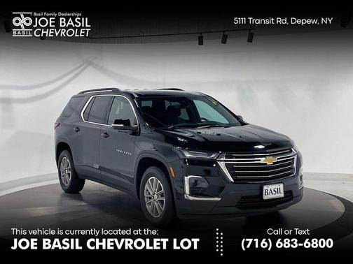 2023 Chevrolet Traverse LT Cloth