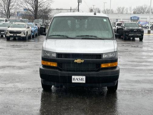 Silver Ice Metallic 2026 Chevrolet Express 2500 Work Van