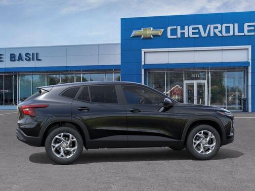 Mosaic Black Metallic 2026 Chevrolet Trax LS