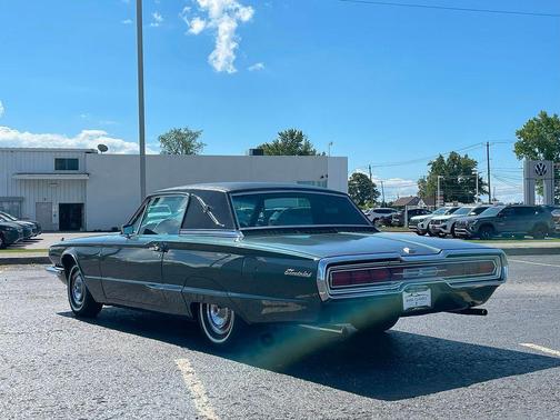 1966 Ford Thunderbird 