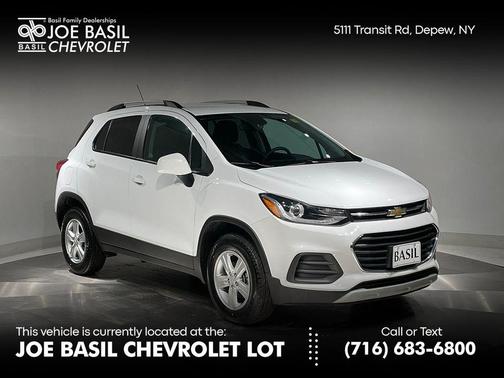 Summit White 2022 Chevrolet Trax LT