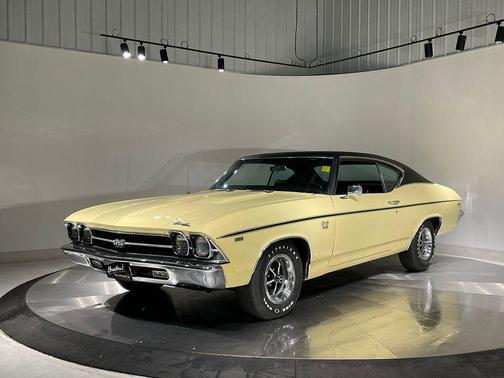 Yellow 1969 Chevrolet Chevelle