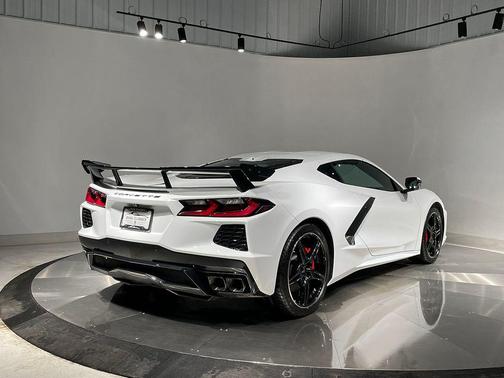 2025 Chevrolet Corvette Stingray w/2LT