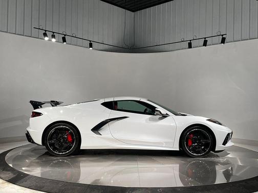 2025 Chevrolet Corvette Stingray w/2LT