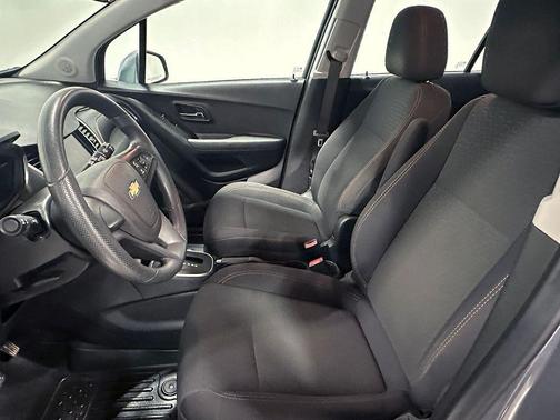 Satin Steel Metallic 2020 Chevrolet Trax LS