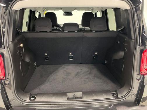 Black Clearcoat 2021 Jeep Renegade Latitude