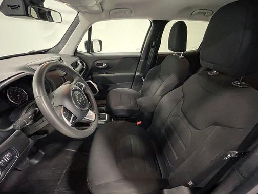 Black Clearcoat 2021 Jeep Renegade Latitude