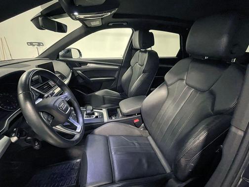 2020 Audi Q5 45 Titanium Premium