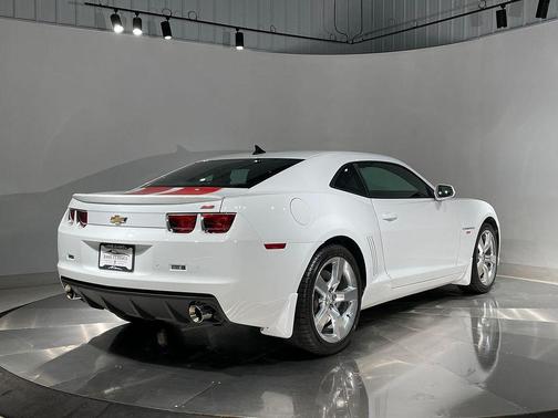 Summit White 2011 Chevrolet Camaro 2SS