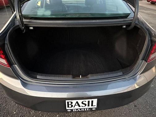 Machine Gray 2020 Hyundai ELANTRA SE