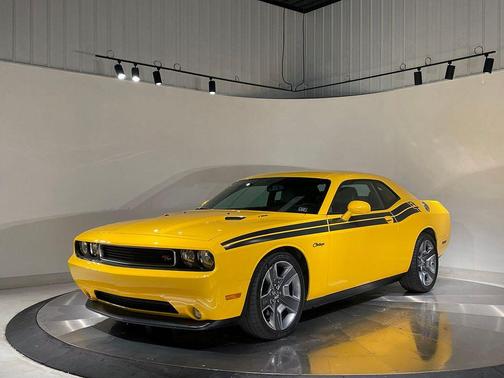 Stinger Yellow Clearcoat 2012 Dodge Challenger R/T