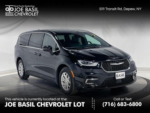 2025 Chrysler Pacifica Select